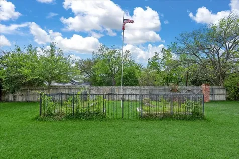 904 Holland Street Navasota TX 77868
