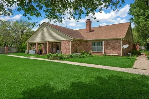 904 Holland Street Navasota TX 77868