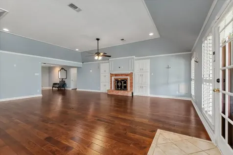 904 Holland Street Navasota TX 77868