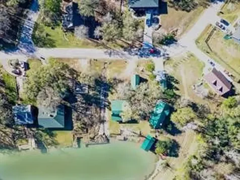 84 Hunters Creek Drive Huntsville TX 77340