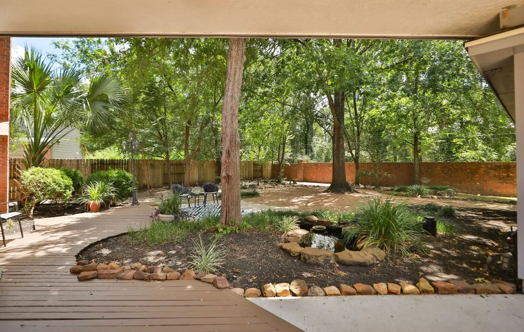 427 W North Hill Drive Spring TX 77388