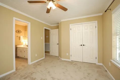 427 W North Hill Drive Spring TX 77388
