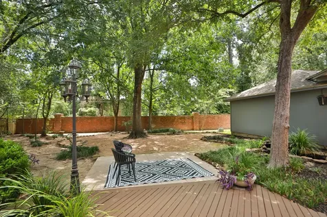 427 W North Hill Drive Spring TX 77388
