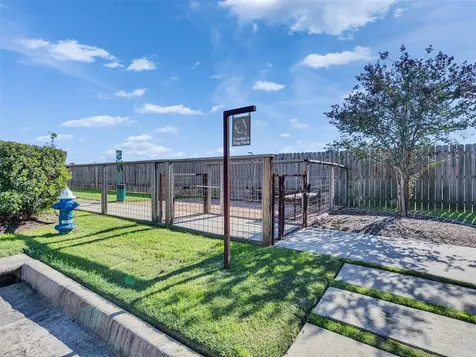 5702 Rucio Lane Houston TX 77092