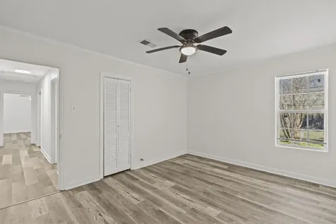 1132 18th Avenue N Texas City TX 77590