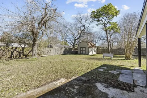 1132 18th Avenue N Texas City TX 77590