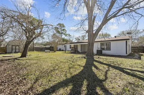 1132 18th Avenue N Texas City TX 77590