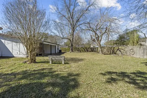 1132 18th Avenue N Texas City TX 77590