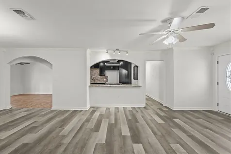 1132 18th Avenue N Texas City TX 77590