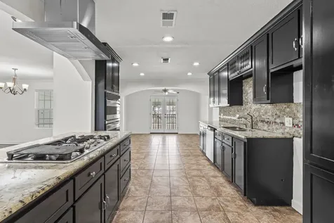 1132 18th Avenue N Texas City TX 77590