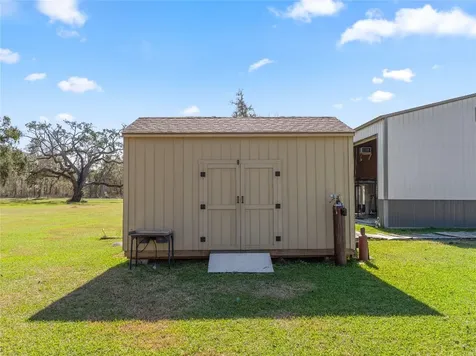 579 County Road 239 Bay City TX 77414