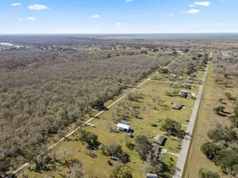 579 County Road 239 Bay City TX 77414