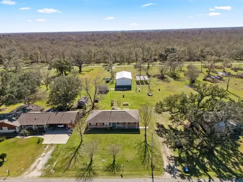 579 County Road 239 Bay City TX 77414