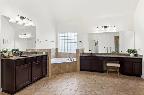 11810 Pearl Lane Mont Belvieu TX 77535