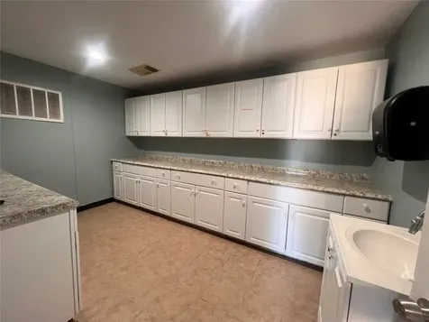 960 County Road 5021 Cleveland TX 77327