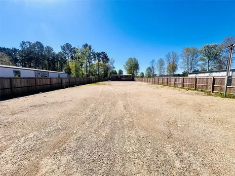 960 County Road 5021 Cleveland TX 77327