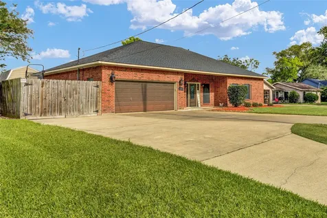 420 Forest Oaks Lane Lake Jackson TX 77566