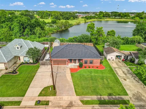 420 Forest Oaks Lane Lake Jackson TX 77566