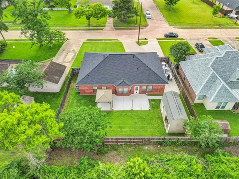 420 Forest Oaks Lane Lake Jackson TX 77566