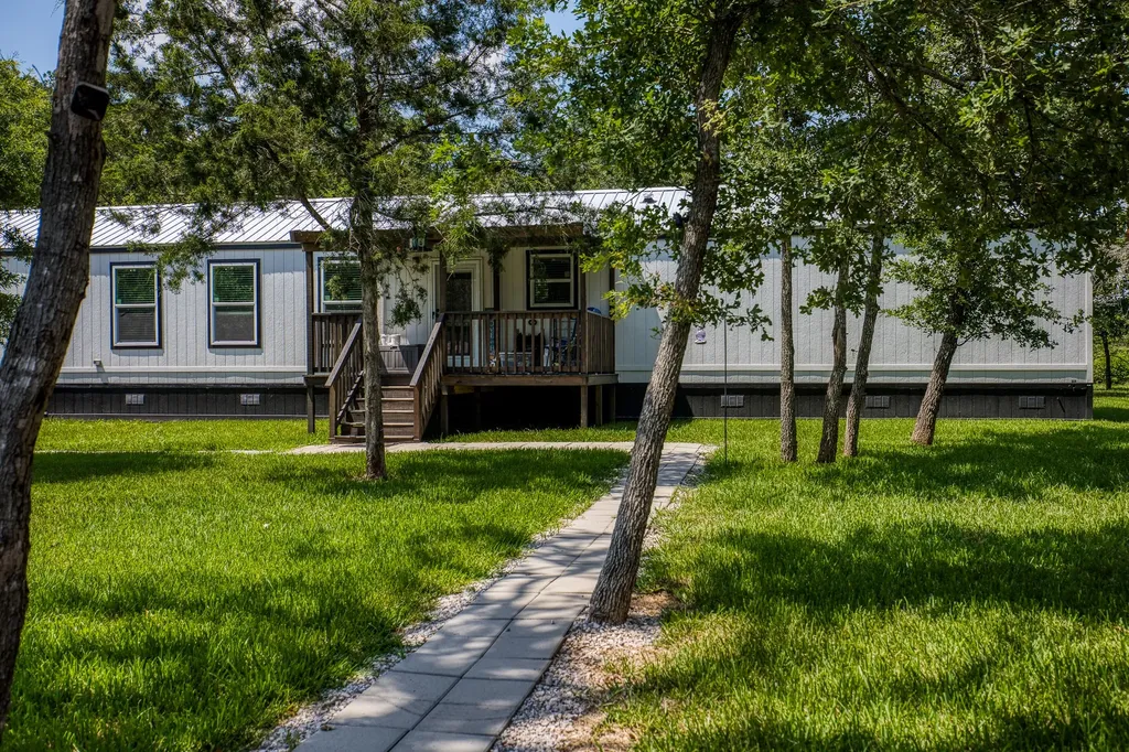 102 Hilltop Court Somerville TX 77879