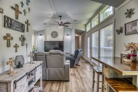 102 Hilltop Court Somerville TX 77879