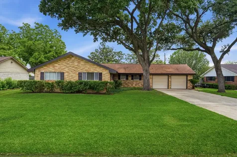 302 Village Drive Sugar Land TX 77498