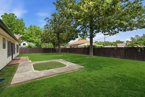 302 Village Drive Sugar Land TX 77498