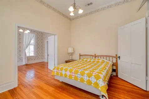 541 N Main Street La Grange TX 78945