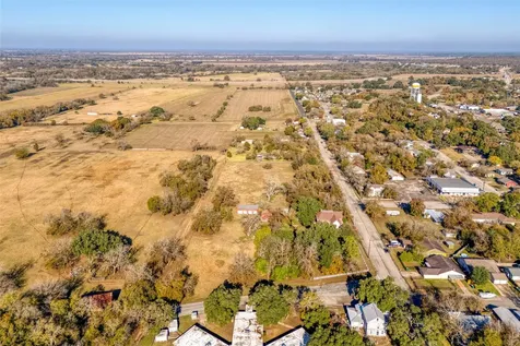 541 N Main Street La Grange TX 78945