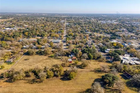 541 N Main Street La Grange TX 78945