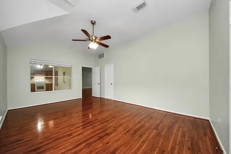 1103 Lake Shore Drive Pearland TX 77581