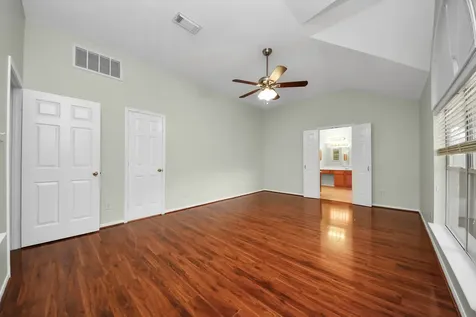 1103 Lake Shore Drive Pearland TX 77581