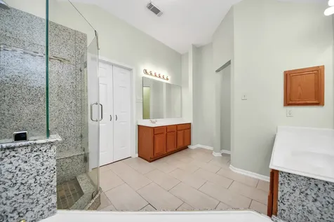 1103 Lake Shore Drive Pearland TX 77581