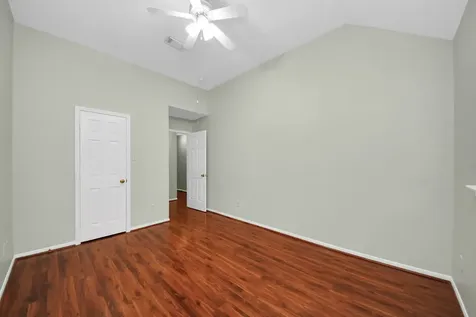 1103 Lake Shore Drive Pearland TX 77581