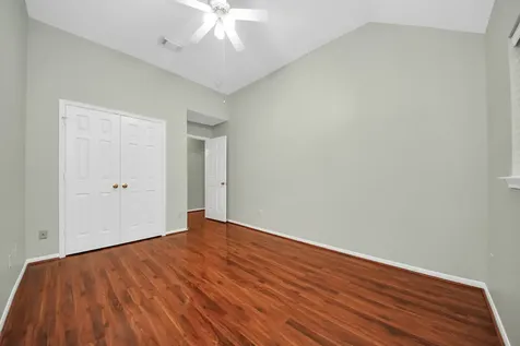 1103 Lake Shore Drive Pearland TX 77581