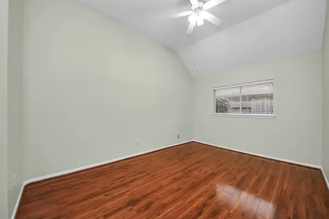 1103 Lake Shore Drive Pearland TX 77581