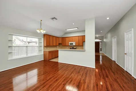 1103 Lake Shore Drive Pearland TX 77581