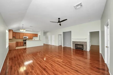1103 Lake Shore Drive Pearland TX 77581