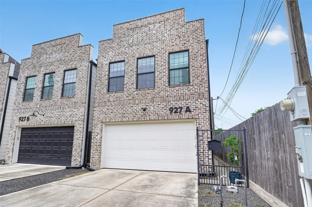 927 W 25th Street A Houston TX 77008