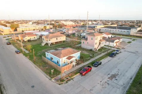 604 42nd Street Galveston TX 77550
