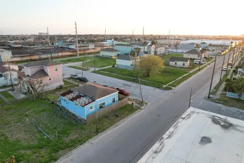 604 42nd Street Galveston TX 77550