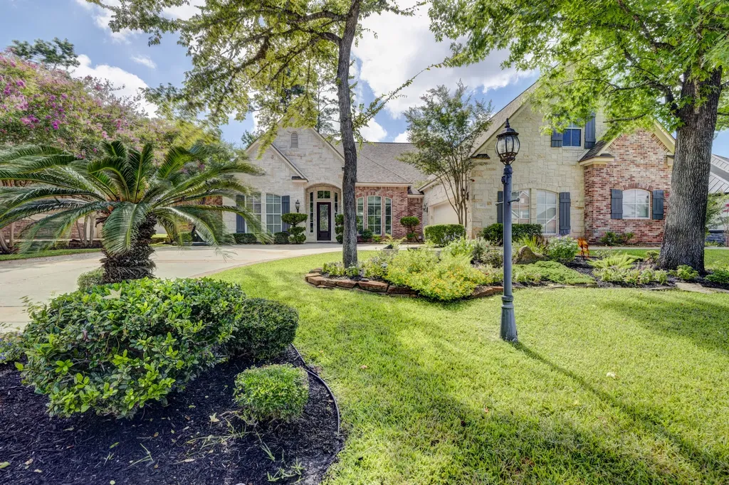 40 W Oaks Court Montgomery TX 77356