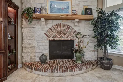 40 W Oaks Court Montgomery TX 77356