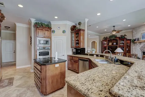40 W Oaks Court Montgomery TX 77356