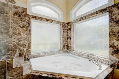 40 W Oaks Court Montgomery TX 77356