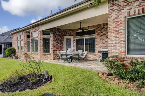 40 W Oaks Court Montgomery TX 77356