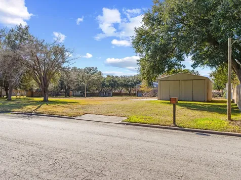 2306 Powell Street Bay City TX 77414