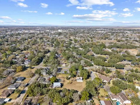 2306 Powell Street Bay City TX 77414