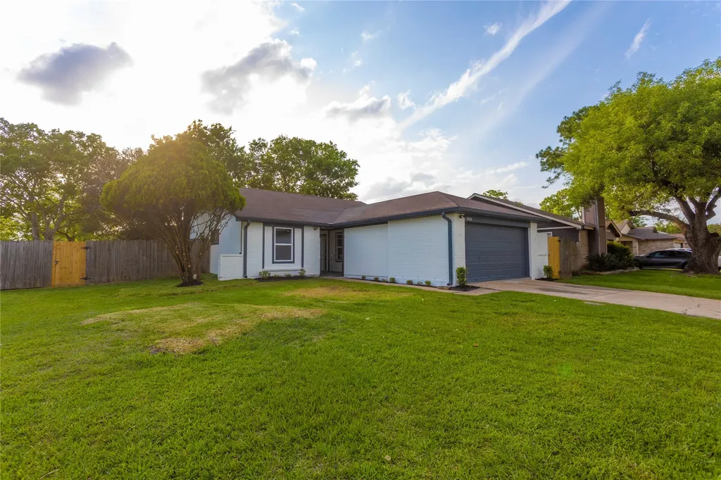 10030 Tahoka Lane Sugar Land TX 77498