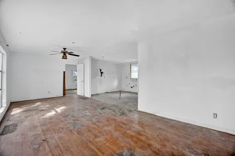 9022 Beverlyhill Street Houston TX 77063